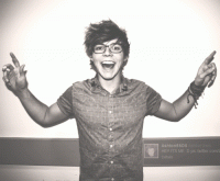 /album/fenykepgaleria/a5sos-gifs-5-seconds-of-summer-35251571-500-412-gif/